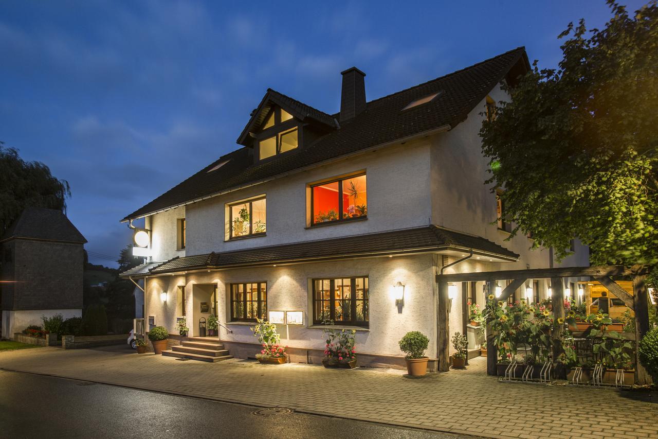 Gasthof Hillebrand im Almetal Bueren  Exterior foto